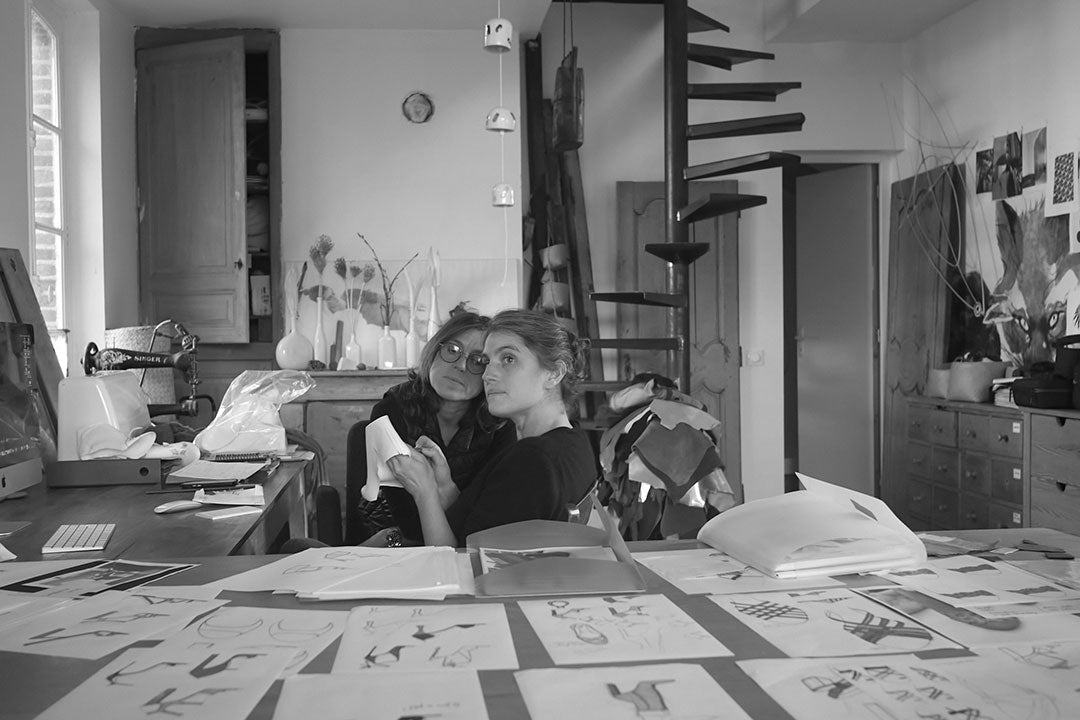 En privilégiant la proximité, que ce soit au niveau des fournisseurs, des ateliers, des matières.... nous nous inscrivons nativement dans la RSE.