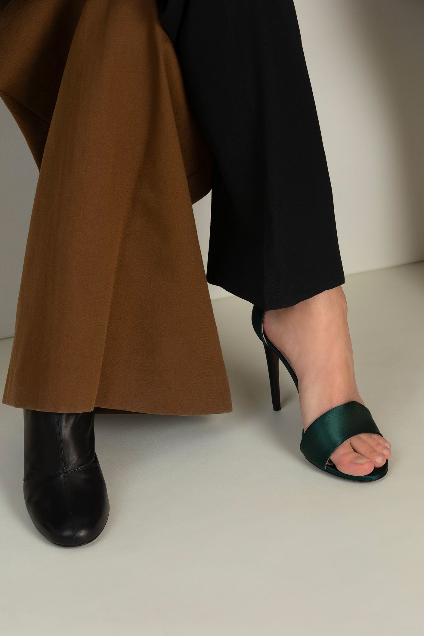 Avant les fêtes de fin d'année, profitez de nos essayages à domicile. Essayez avec vos tenues, chez vous en toute tranquilité - Paris et région parisienne.