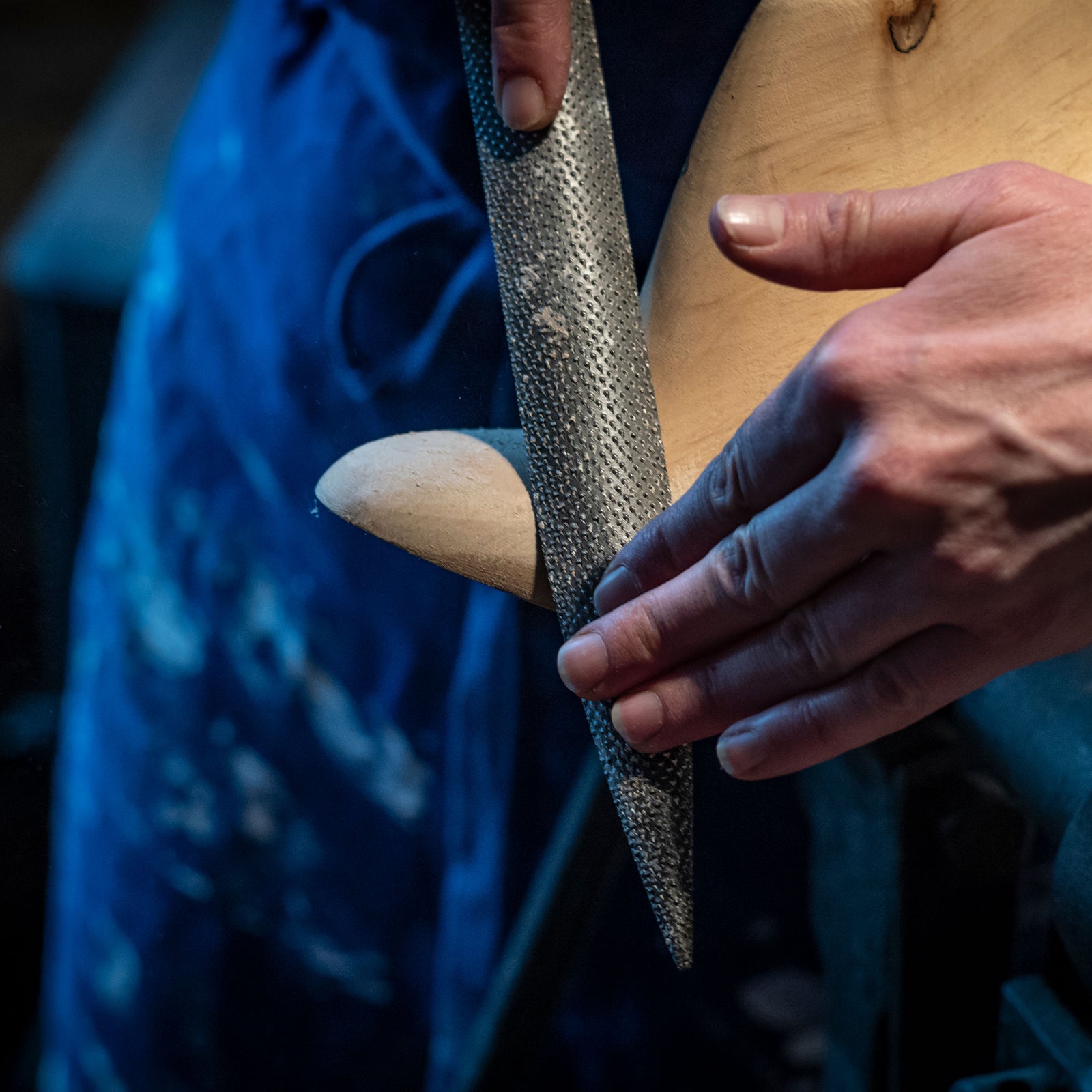 20 ans d'expérience dans l'industrie du luxe - souliers femme enfant homme - collection, production, ordonnancement - notre double compétence vous apporte une vision a 360° de l'industrie du luxe - La Ligne Numérotée -