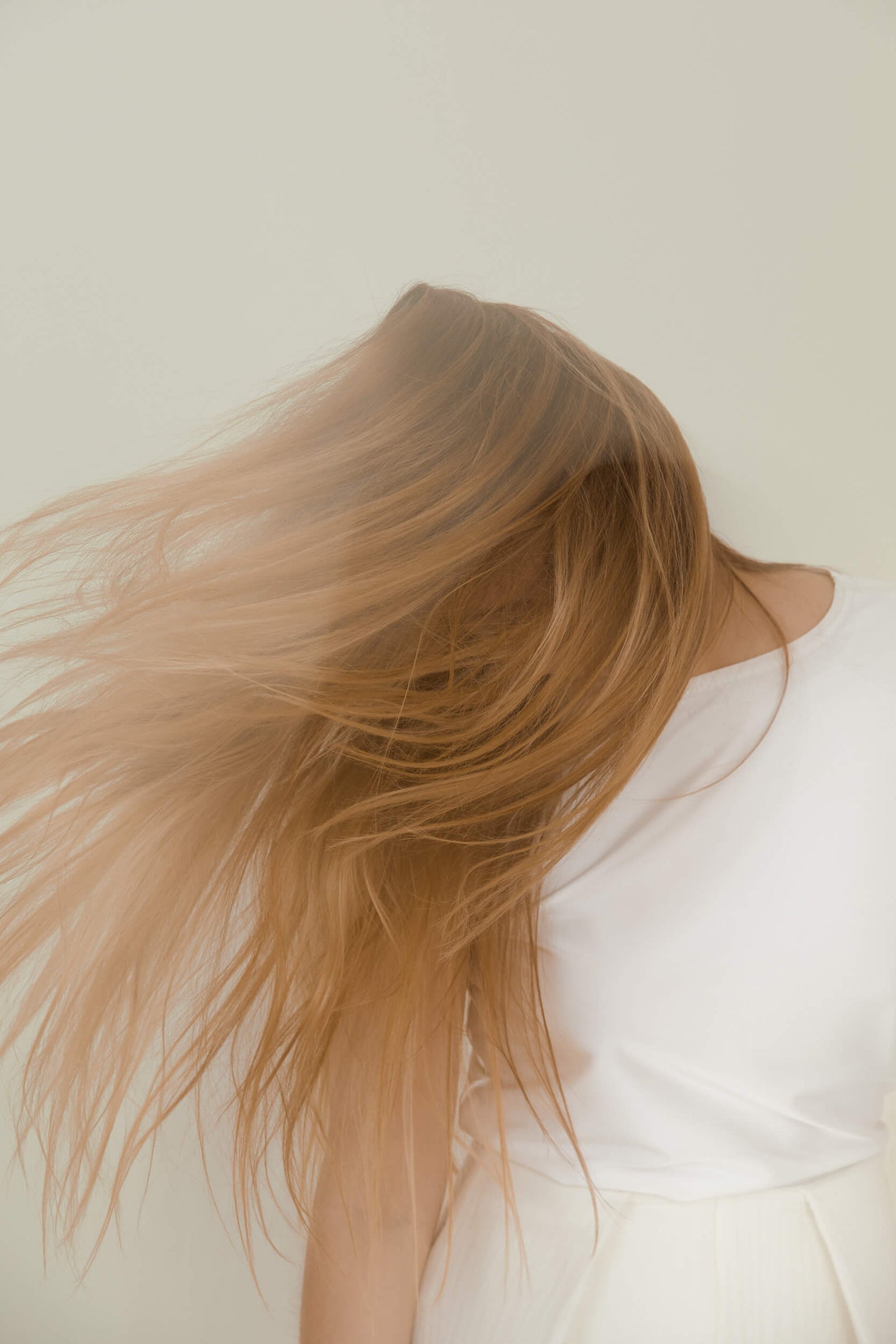 Photo de mode – Inspiration lookbook juillet 2020 – Mannequin Camille Guivarch' -Photographe Terence Hassen - La Ligne Numérotée.