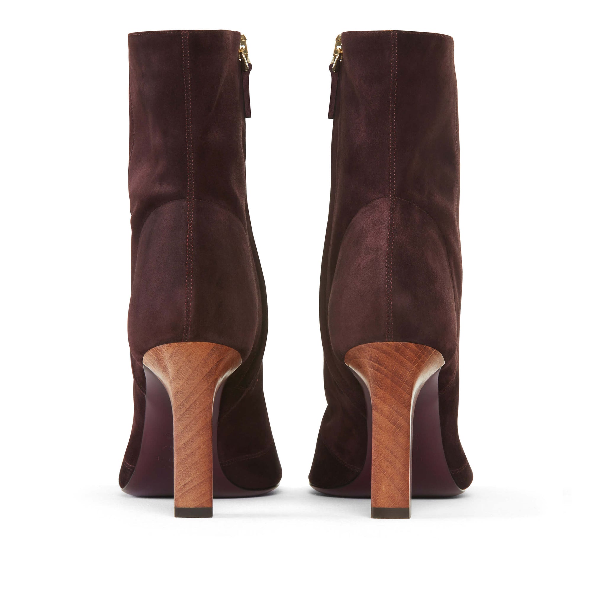 Minimalisme d'un talon sculpté dans un bois de hêtre. Edition Signature N.002 de La Ligne Numérotée.